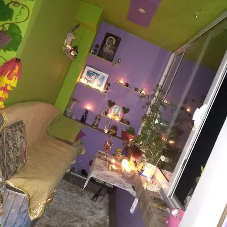 Sweet Apartment *